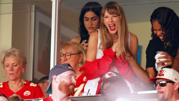 Taylor Swift’s Surprise Chiefs Game Appearance Boosts Travis Kelce Jersey Sales